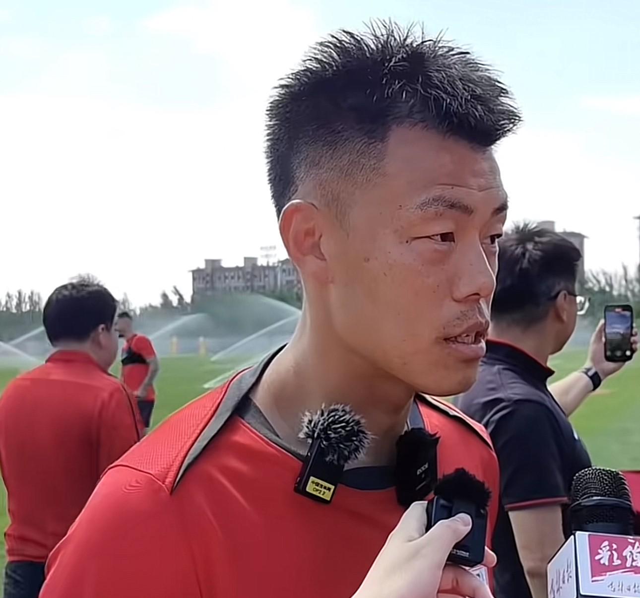 国足球员客串CBA篮球比赛视频全纪录